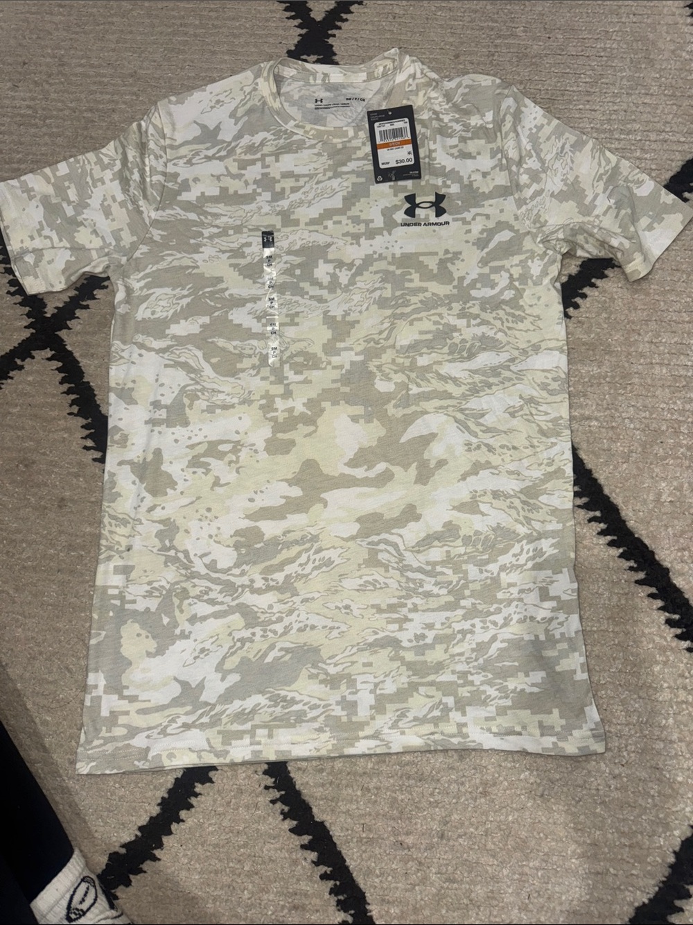 New Under Armour Men’s Beige White Digital Camo Short Sleeve Shirt small